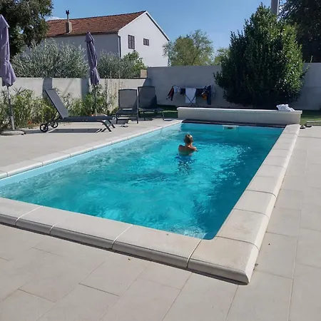 Hh Antona With Private Pool Holiday home Puljane