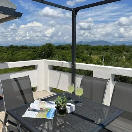 Hh Antona With Private Pool