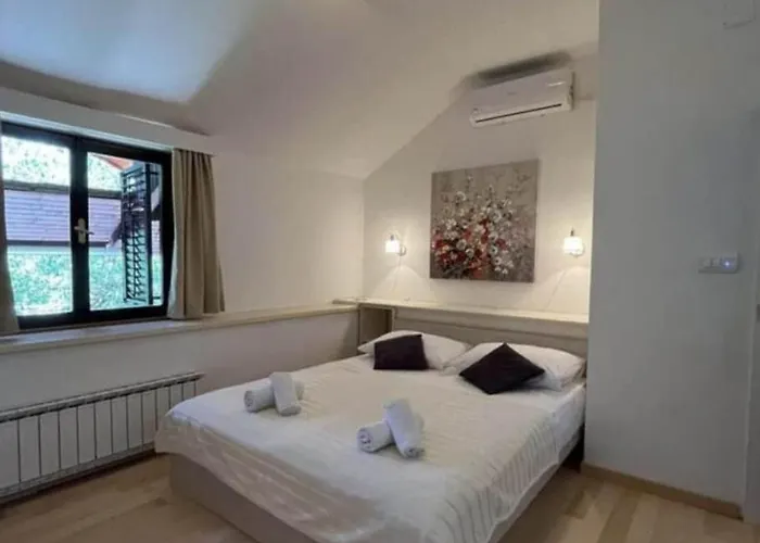 Hh Antona With Private Pool Puljane