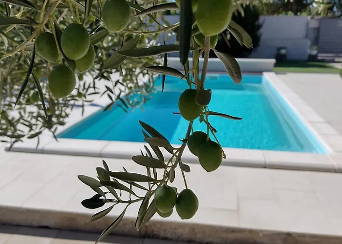 Hh Antona With Private Pool 펜션