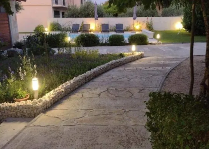 Hh Antona With Private Pool