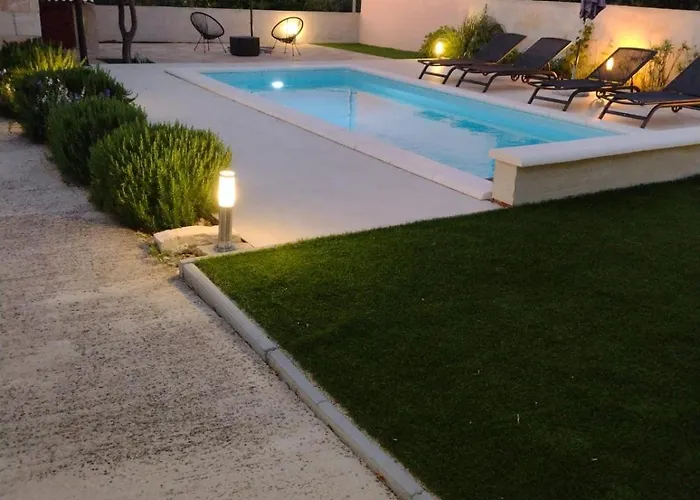 펜션 Hh Antona With Private Pool *